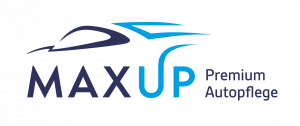 Logo von Max UP – Premium Autopflege mit stilisierter Fahrzeuglinie in Blau auf weißem Hintergrund